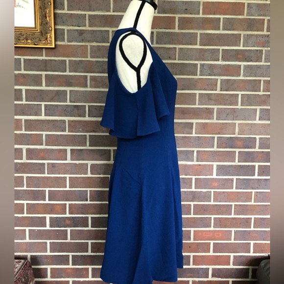 NEW Lark & Ro Cold Shoulder Ruffle Crepe Dress Navy Blue Size Medium - Picture 4 of 8